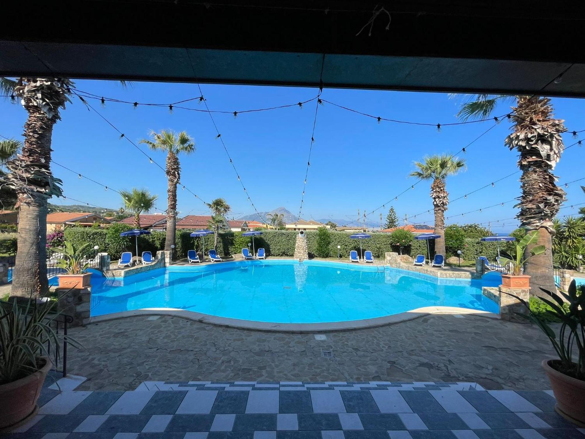 Soleada Club Aparthotel Campofelice Di Roccella Ngoại thất bức ảnh