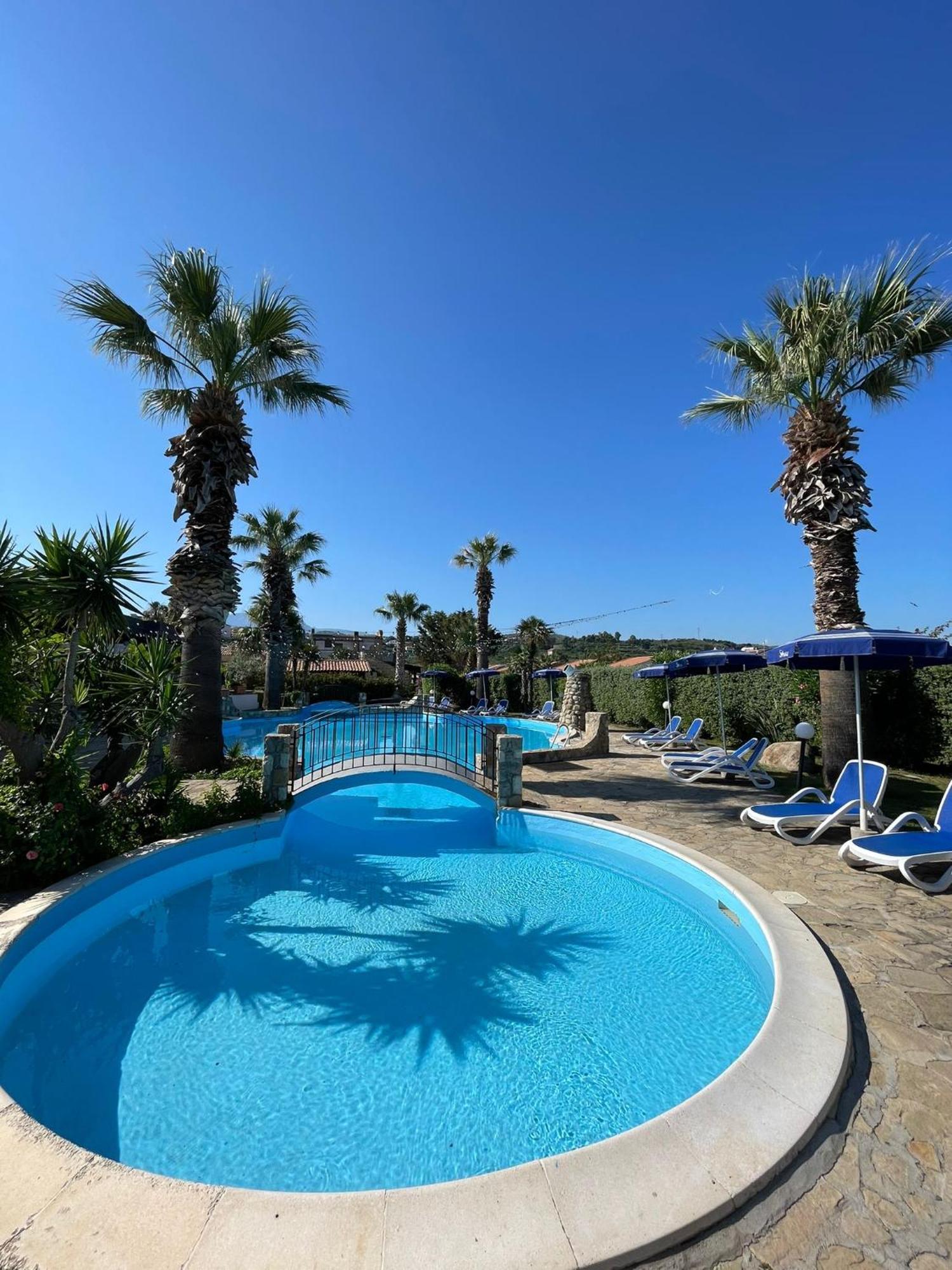 Soleada Club Aparthotel Campofelice Di Roccella Ngoại thất bức ảnh
